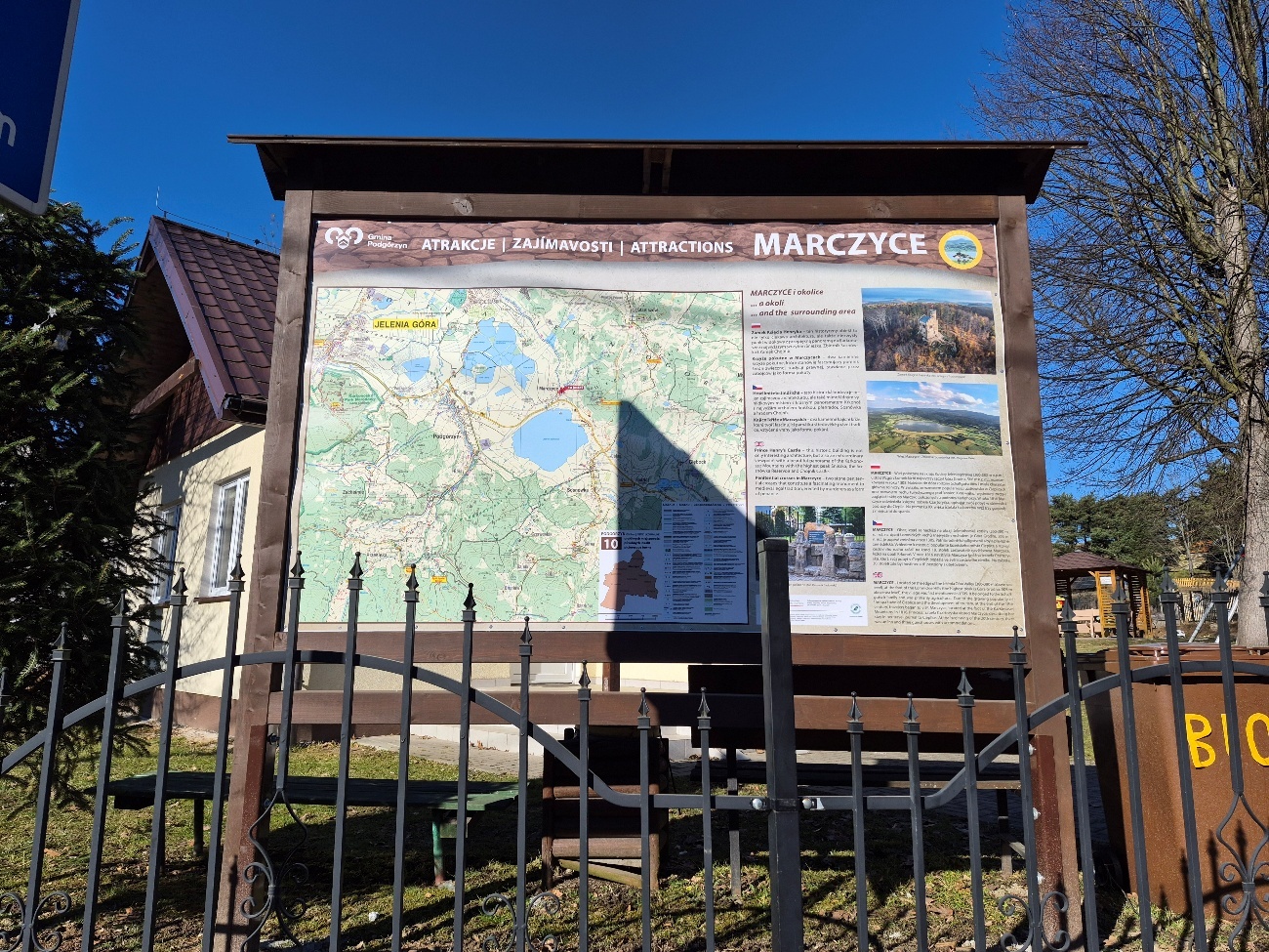 Tablica informacyjna o miejscowości